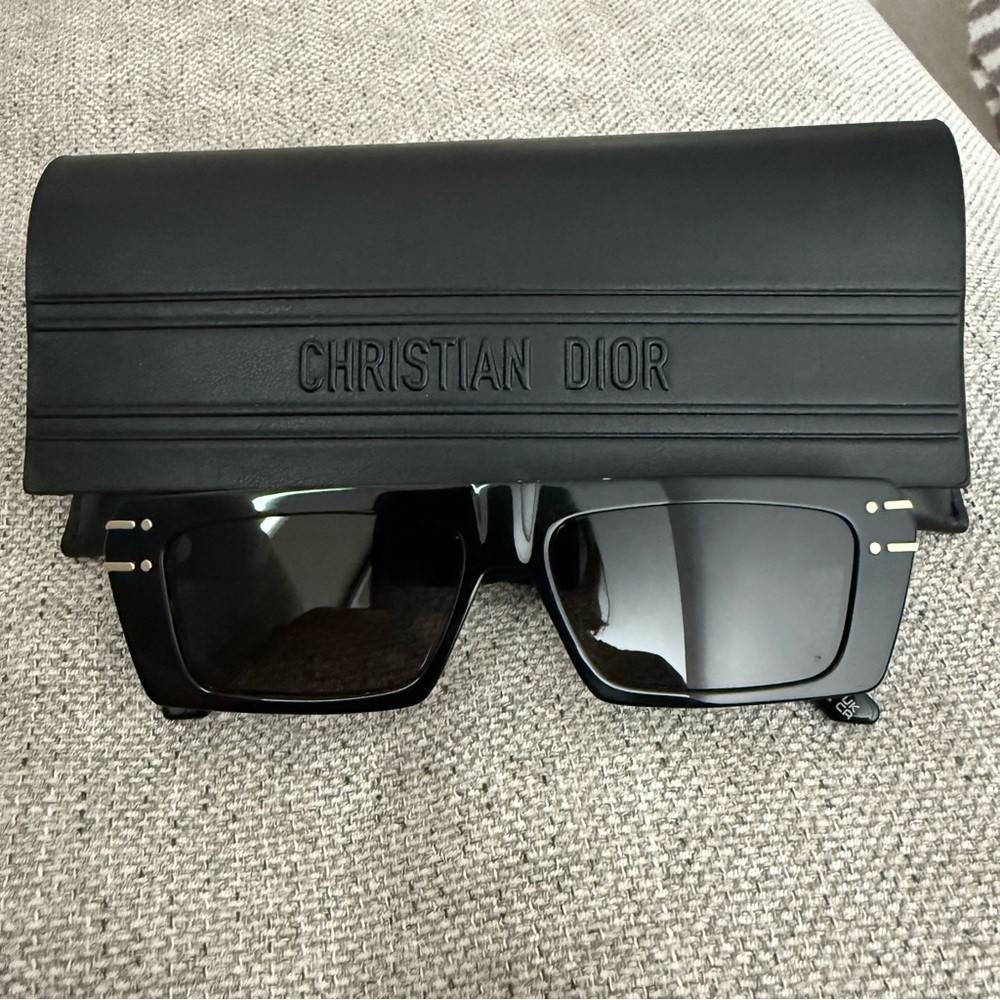 Dior Signature S6u Sunglasses in Shiny Black - Picture 11 of 12